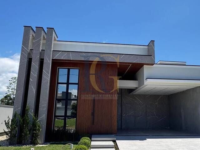 #10 - Casa para Venda em Tijucas - SC